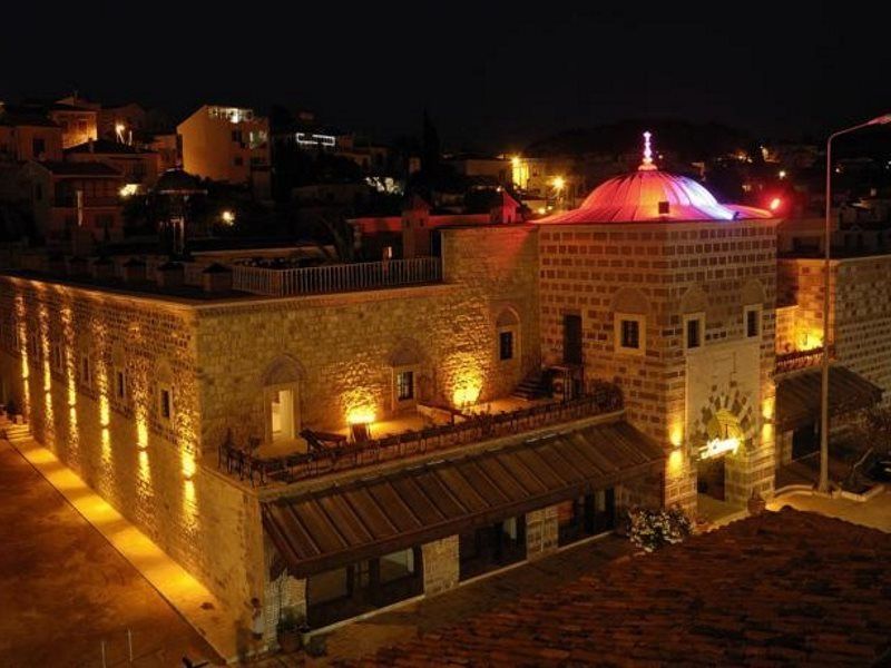 Cesme Kanuni Kervansaray Historical Hotel Exterior foto