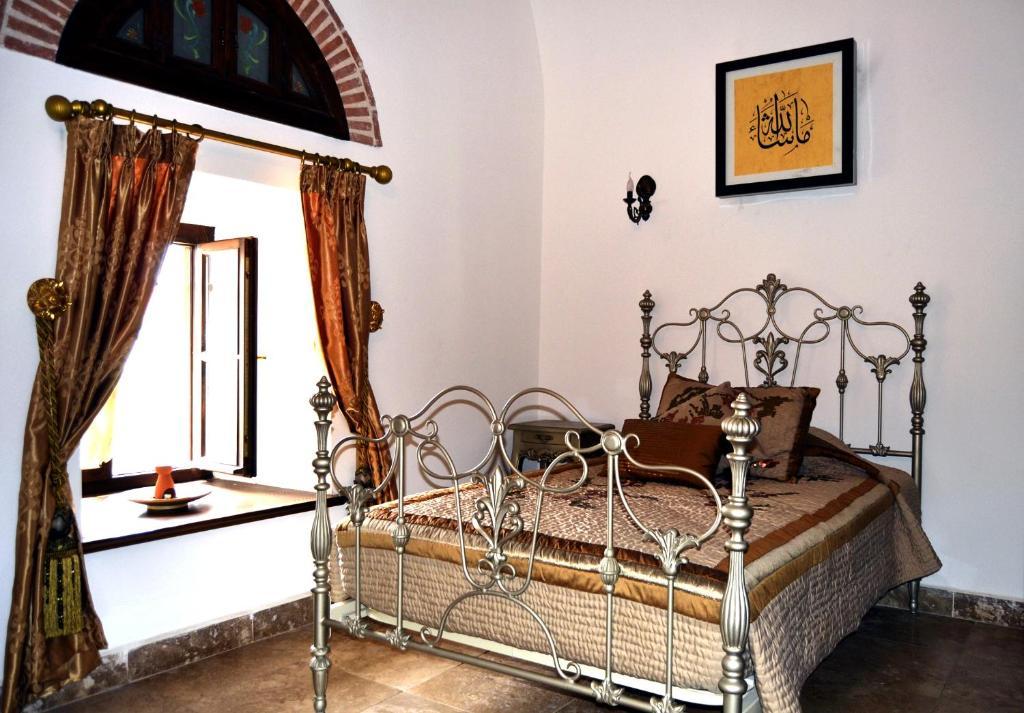 Cesme Kanuni Kervansaray Historical Hotel Habitación foto